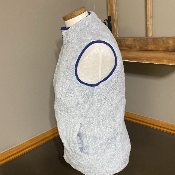 Buffalo navy blue floral & gray fleece reversible puffer vest size L - Picture 5 of 12